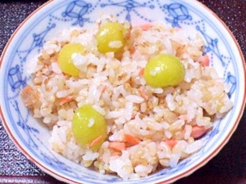 宝石みたいな銀杏と塩麹焼き鮭の混ぜご飯～下処理つき